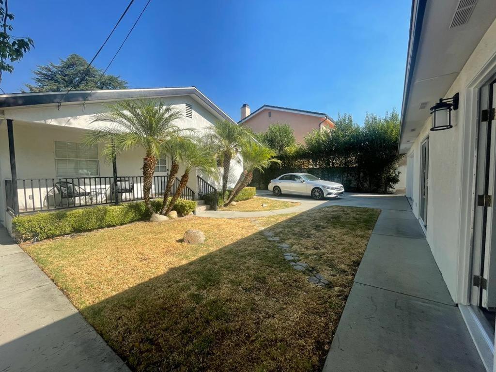 Charming Bright Traditional Home In Sherman Oaks Лос Анджелис Екстериор снимка