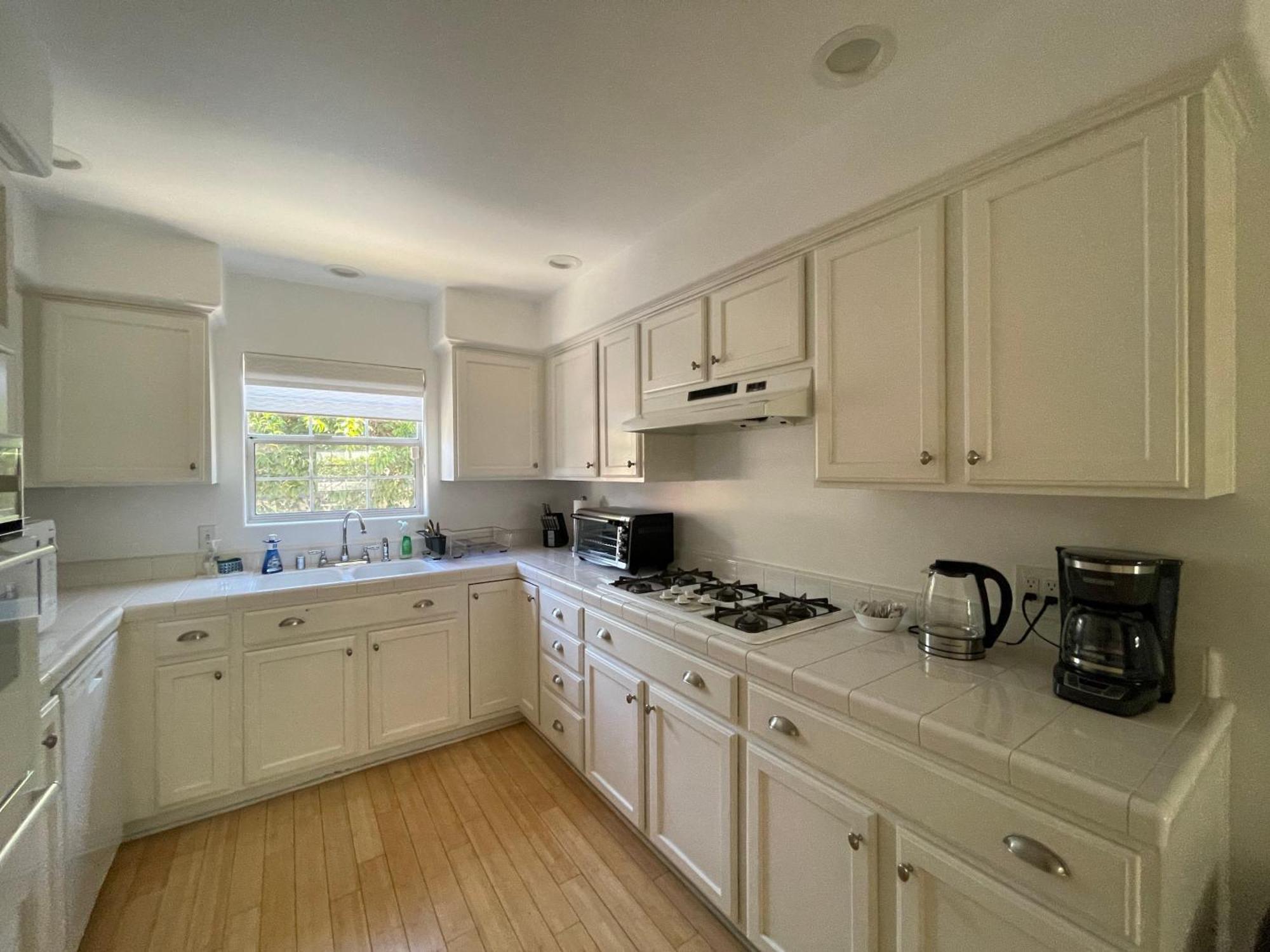Charming Bright Traditional Home In Sherman Oaks Лос Анджелис Екстериор снимка
