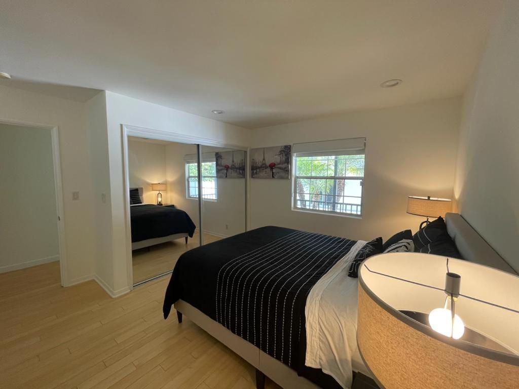 Charming Bright Traditional Home In Sherman Oaks Лос Анджелис Екстериор снимка