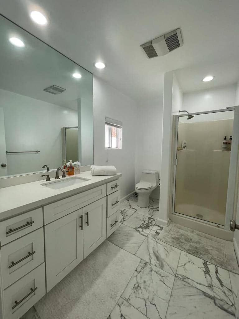 Charming Bright Traditional Home In Sherman Oaks Лос Анджелис Екстериор снимка