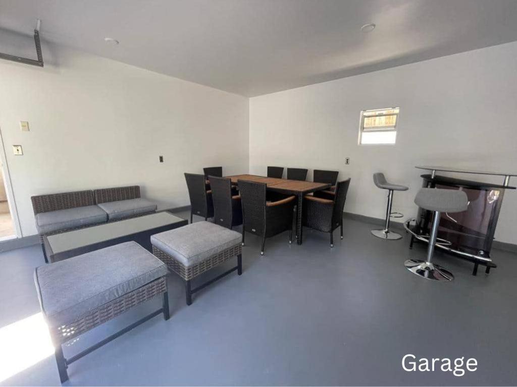 Charming Bright Traditional Home In Sherman Oaks Лос Анджелис Екстериор снимка