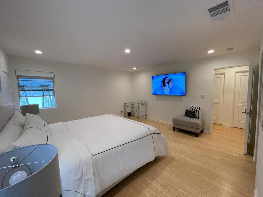 Charming Bright Traditional Home In Sherman Oaks Лос Анджелис Екстериор снимка