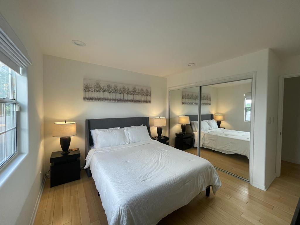 Charming Bright Traditional Home In Sherman Oaks Лос Анджелис Екстериор снимка